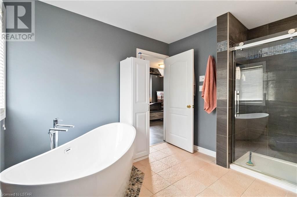1154 DARNLEY Boulevard Image 30