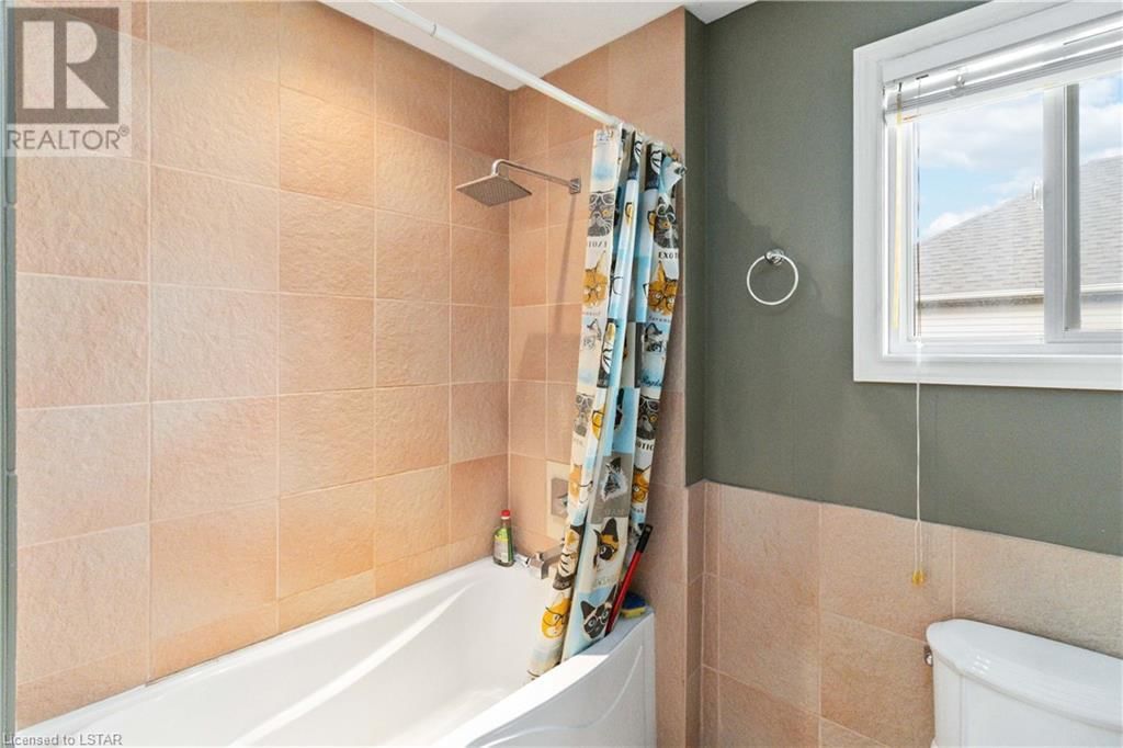 1154 DARNLEY Boulevard Image 38
