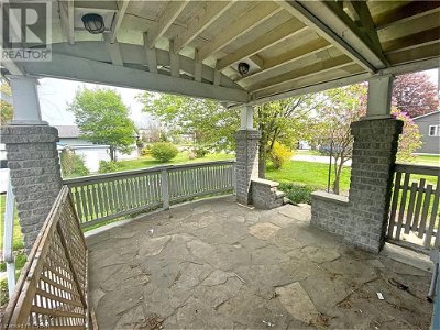 Image #1 of Commercial for Sale at 40 Shakespeare Street, Port Burwell, Ontario