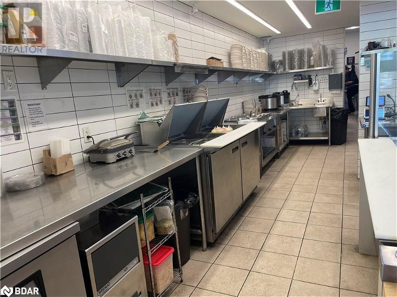 Image #1 of Restaurant for Sale at 200 Green Lane, East Gwillimbury, Ontario