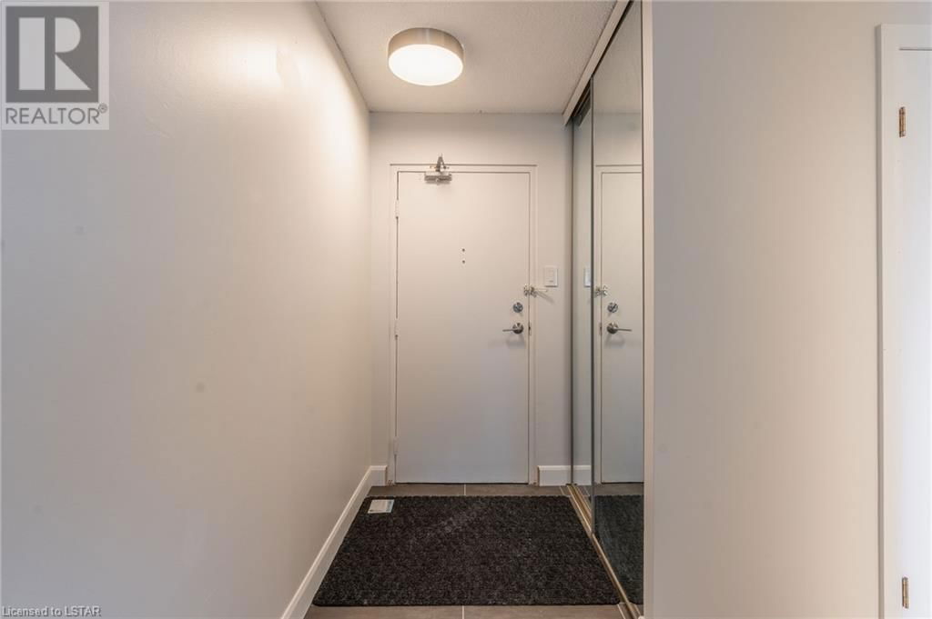 1255 COMMISSIONERS Road W Unit# 402 Image 6