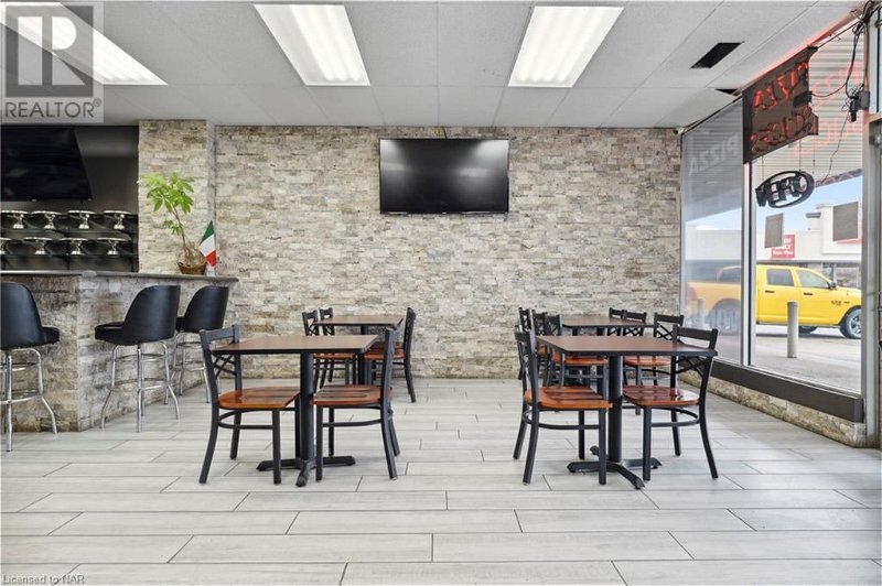 Image #1 of Restaurant for Sale at 9 Pine Street Unit# 6, Thorold, Ontario