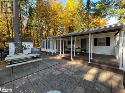 85 THEME PARK Drive  Wasaga Beach, L9Z1X7 | Image 1