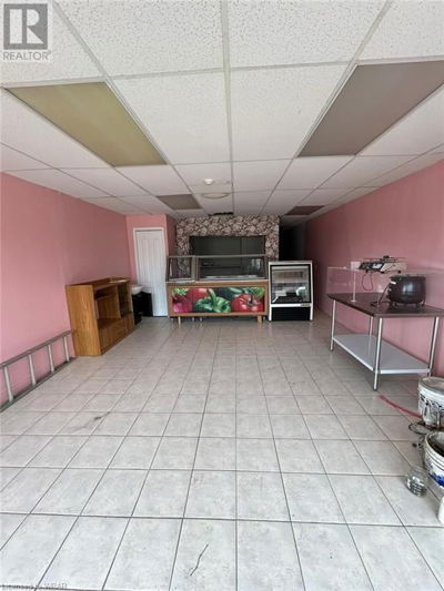 Commercial for Rent in Ontario