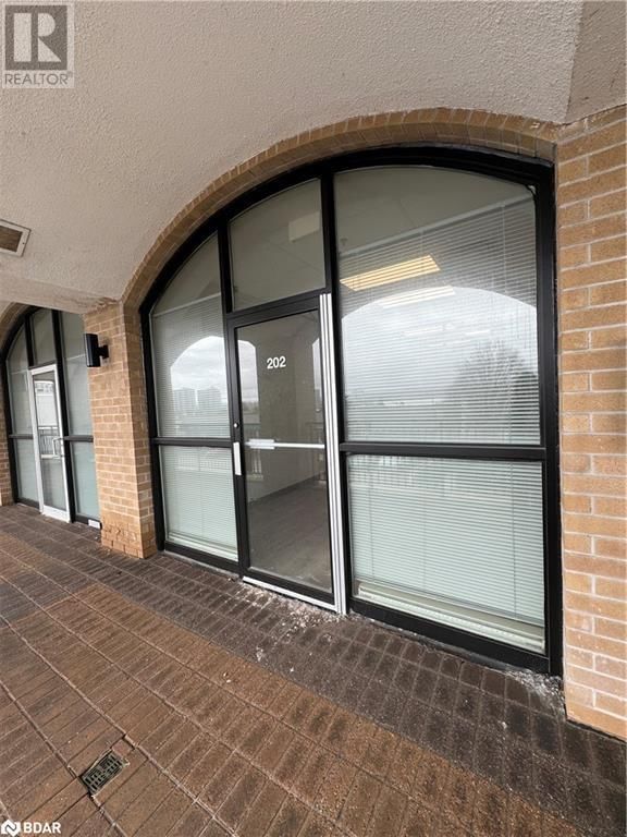202 - 140 DUNLOP STREET EAST Image 2