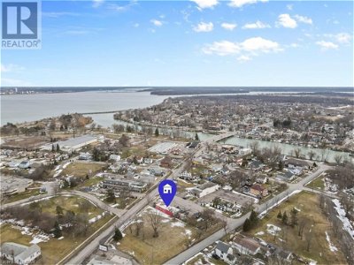 Image #1 of Commercial for Sale at 7891 Portage Road, Niagara Falls, Ontario