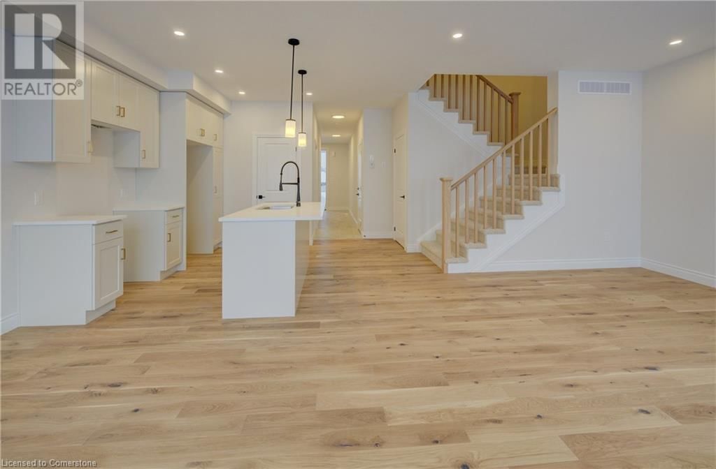 36 ANNE STREET WEST Image 14