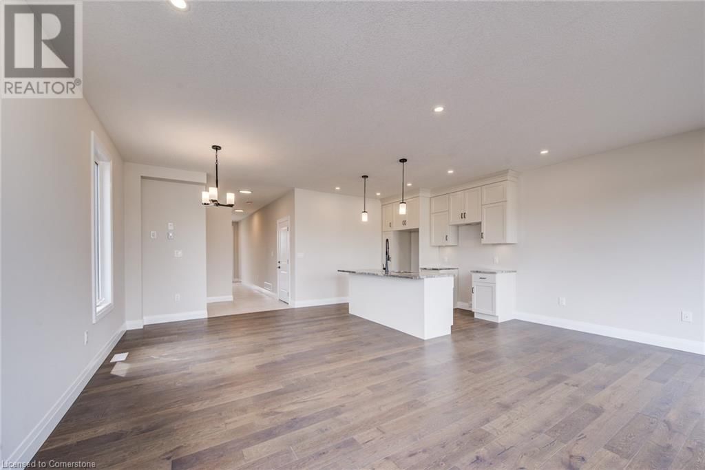 102 THACKERAY WAY Image 13