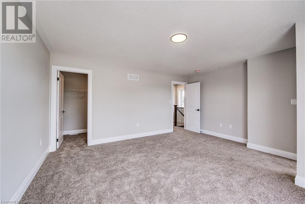 102 THACKERAY WAY Image 32