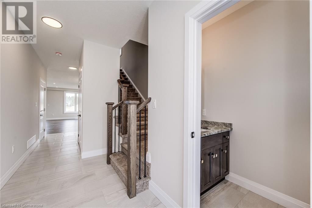 102 THACKERAY WAY Image 7
