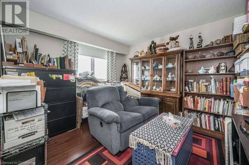 250 GLENRIDGE Drive  Waterloo, N2J4H8 | Image 10