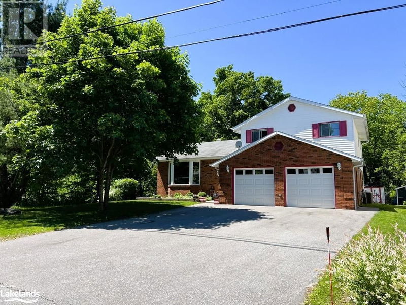 17 MACKLAIM Drive  Parry Sound, P2A2Z7 | Image 1