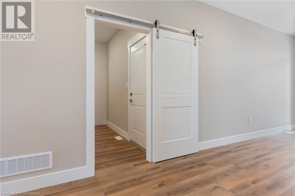 135 GIBBONS STREET Image 30