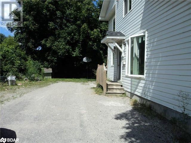 136 BARRIE Road Image 6