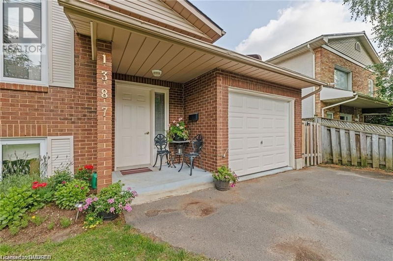 1387 STATION Street  Fonthill, L3B5N5 | Image 2