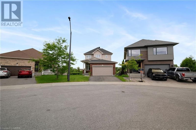 632 BRIDLEGLEN CRESCENT Crescent  Ottawa, K2M0H2 | Image 3