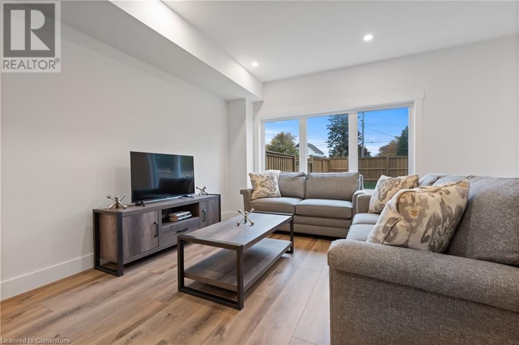 43 AMBER STREET Image 7