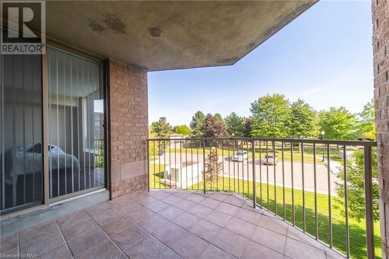 8111 FOREST GLEN Drive  Niagara Falls, L2H2Y7 | Image 13