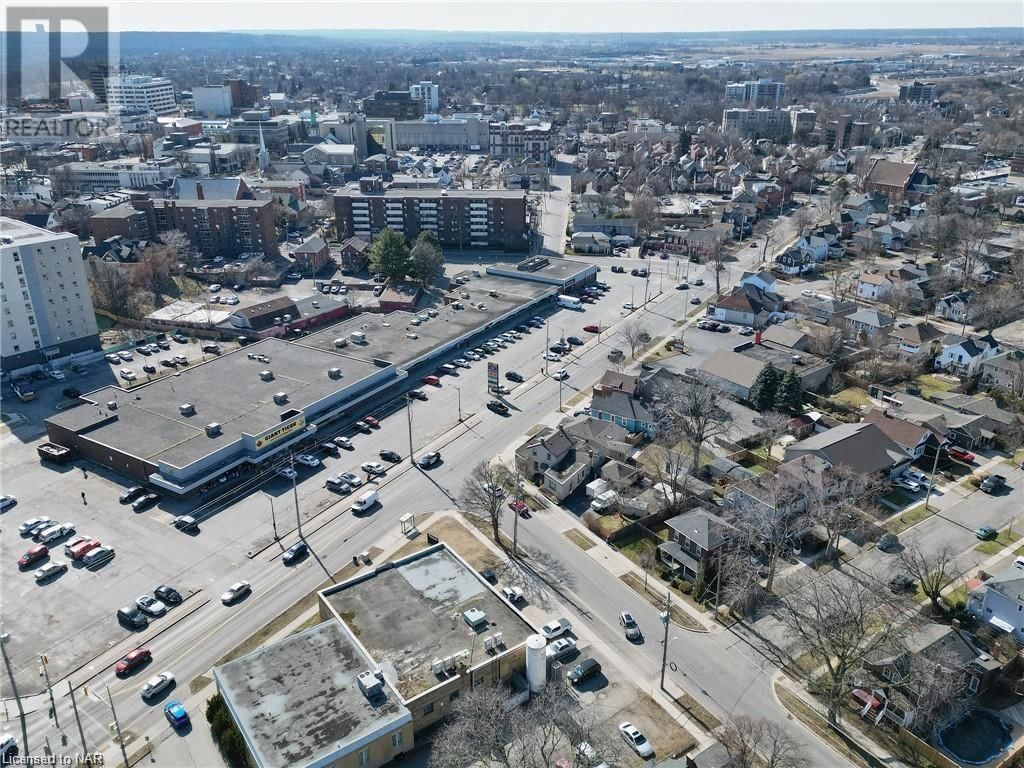 121 WELLAND Avenue Image 21