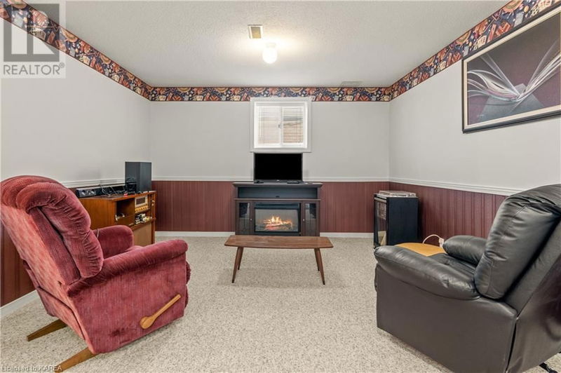 9 FORCHUK Crescent  Trenton, K8V6N1 | Image 38