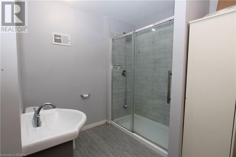 2492 PINEGROVE Road  Delhi, N4B2E6 | Image 24