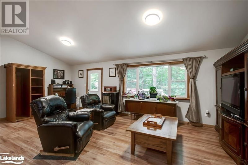 1255 FALKENBURG Road  Muskoka Lakes, P1L1X4 | Image 13