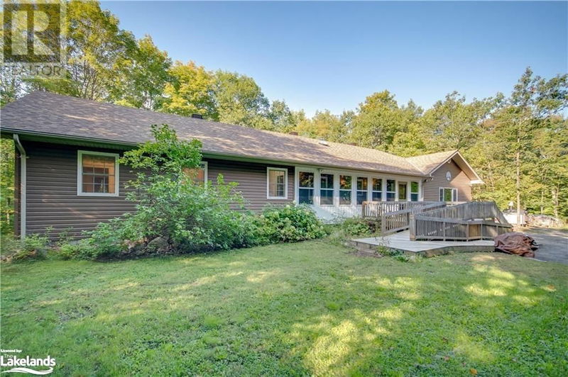 1255 FALKENBURG Road  Muskoka Lakes, P1L1X4 | Image 2