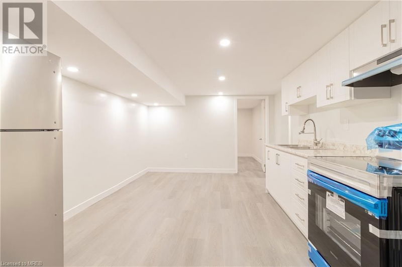 121 LAURENTIAN Drive North London, N5W1P1 | Image 36