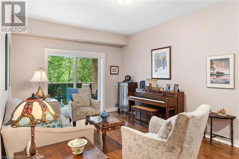 8111 FOREST GLEN Drive  Niagara Falls, L2H2Y7 | Image 14