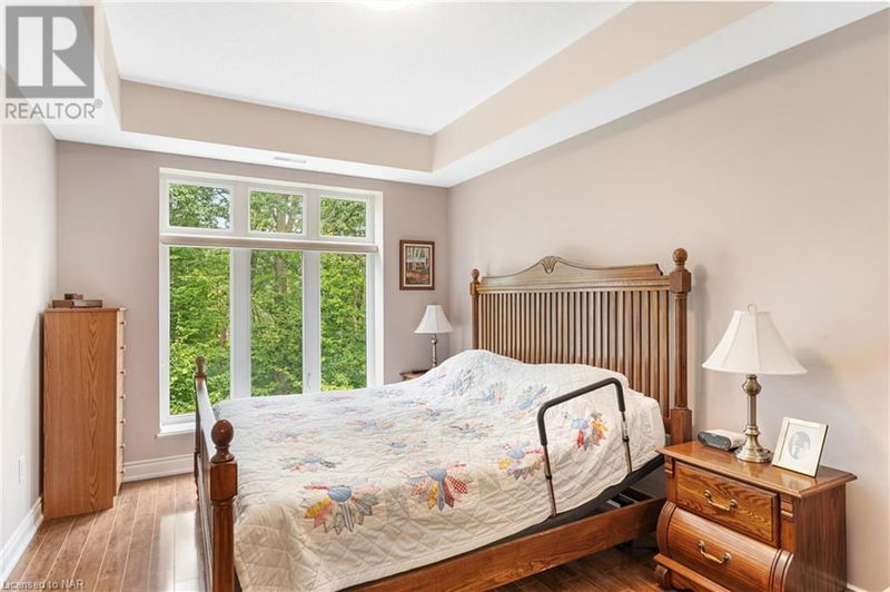 8111 FOREST GLEN Drive  Niagara Falls, L2H2Y7 | Image 19