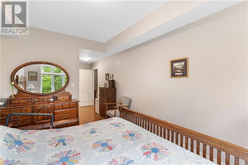 8111 FOREST GLEN Drive  Niagara Falls, L2H2Y7 | Image 20