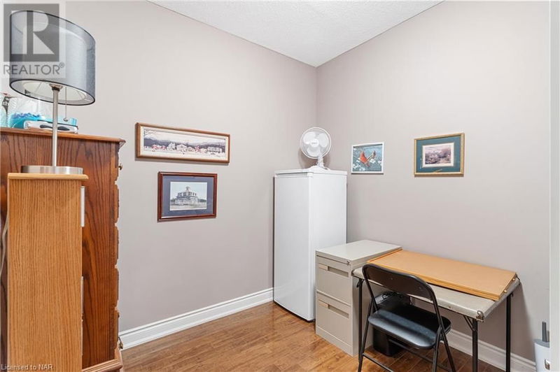 8111 FOREST GLEN Drive  Niagara Falls, L2H2Y7 | Image 23