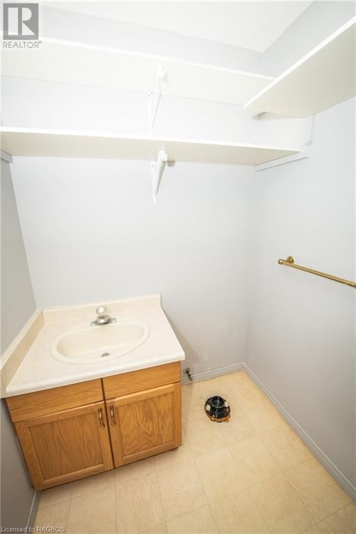 440 DURHAM Street W Unit# 302 Image 32