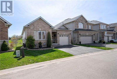 77 AVERY Crescent  St. Catharines, L2P0E5 | Image 1