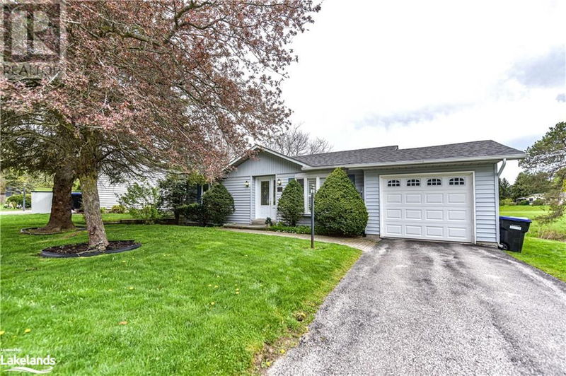 56 TECUMSETH PINES Drive  New Tecumseth, L0G1W0 | Image 1