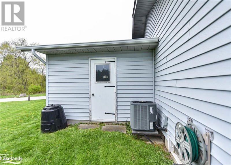 56 TECUMSETH PINES Drive  New Tecumseth, L0G1W0 | Image 10