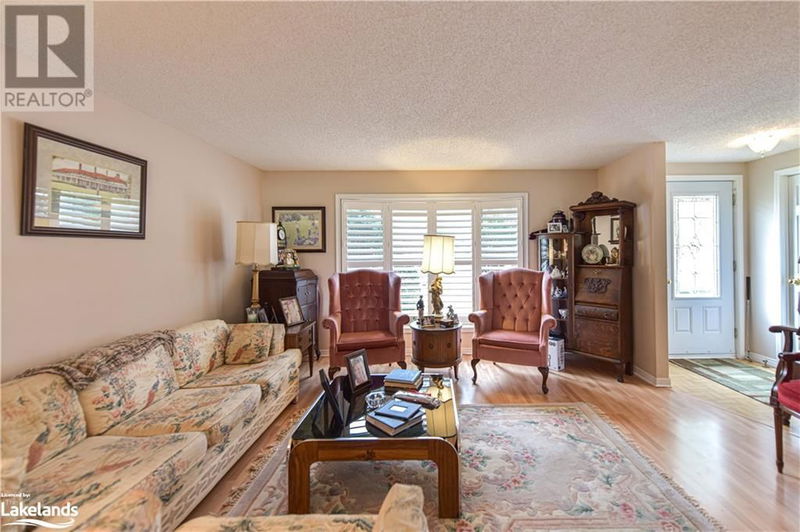 56 TECUMSETH PINES Drive  New Tecumseth, L0G1W0 | Image 13