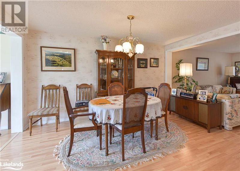 56 TECUMSETH PINES Drive  New Tecumseth, L0G1W0 | Image 16