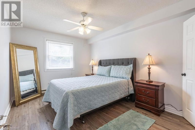 2 WALNUT Street  St. Catharines, L2T1H3 | Image 12