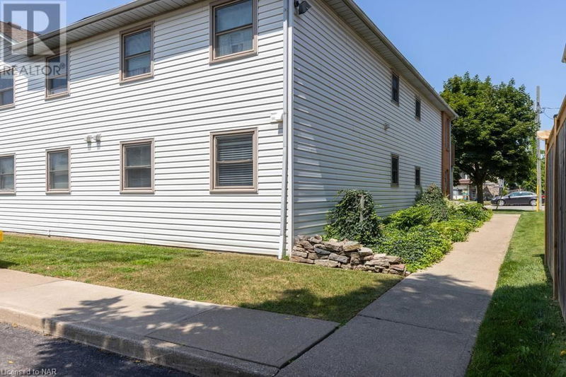 2 WALNUT Street  St. Catharines, L2T1H3 | Image 16