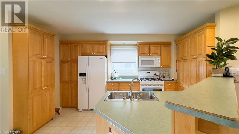 301 BETHUNE Crescent  Goderich, N7A4M6 | Image 5