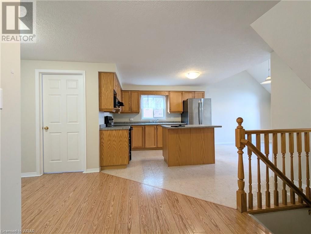 324 MOUNTAIN LAUREL Crescent Unit# Upper Image 6