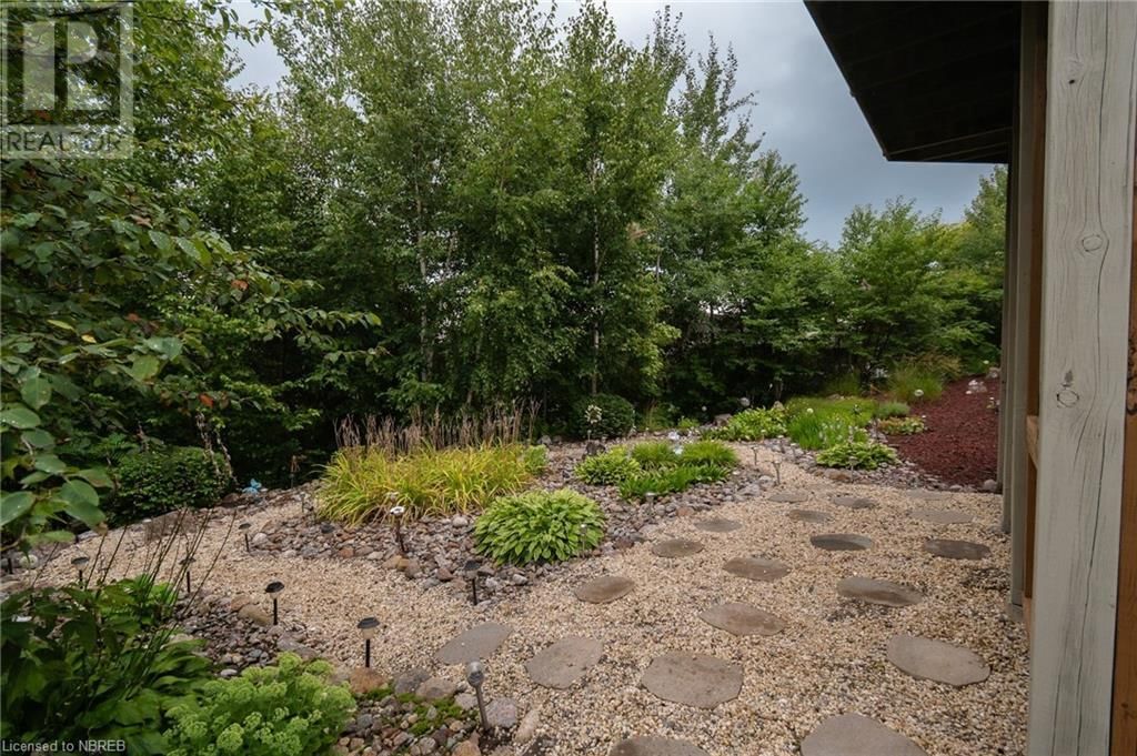 5 PLEASANTVIEW Place Image 48