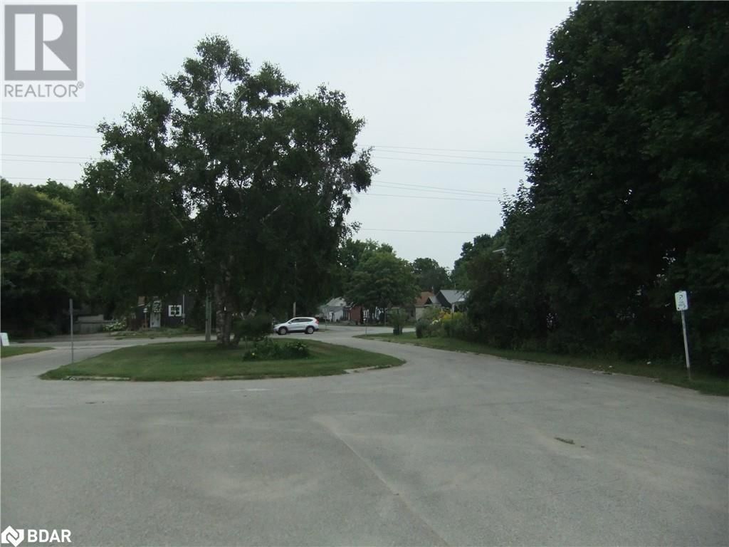 23 WESTMOUNT Drive S Image 18