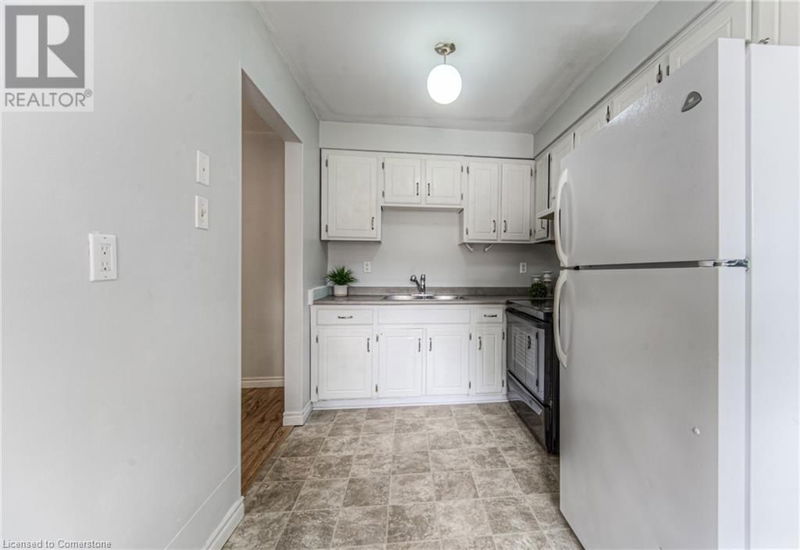 312 BLUEVALE Street North Waterloo, N2J4G3 | Image 12