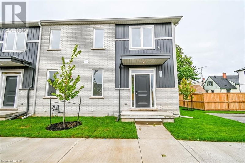 121 MOFFATT Street  St. Catharines, L2P0E8 | Image 1