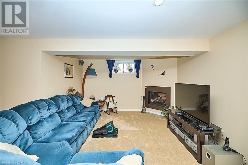 3772 CANBOROUGH Road Image 32