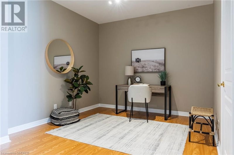 70 PORT Street East Mississauga, L5G4V8 | Image 10