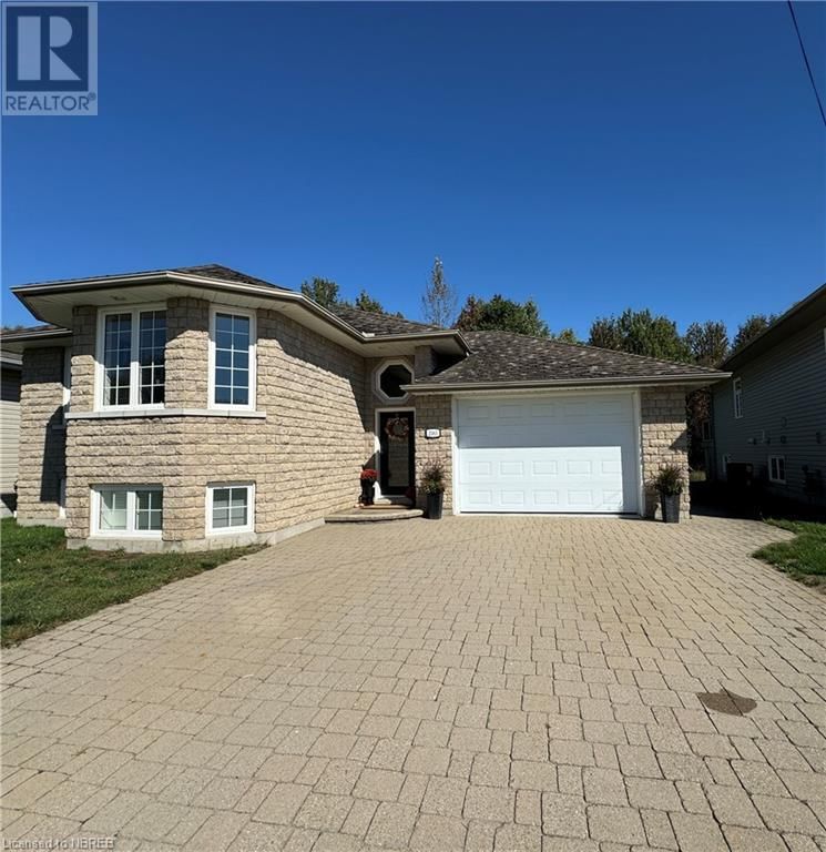 2585 CONNAUGHT Avenue  North Bay, P1B9V7 | Image 1