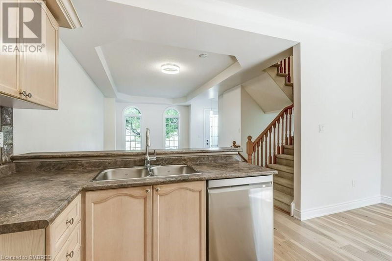 244 GLENASHTON Drive  Oakville, L6H6H5 | Image 14